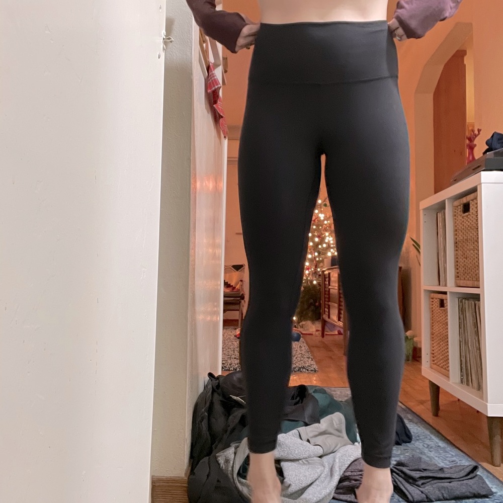 Lululemon Align pant 25” Sz 10 black